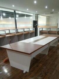 圖渝聚辦公家具廠 一站式專業(yè)定制，打造高效舒適的辦公空間